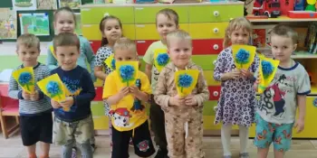 МАМОЧКУ ЛЮБИМУЮ ПОЗДРАВЛЯЕМ МЫ!